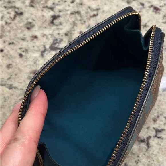 Coach Signature Stripe Cosmetic Case EUC - Picture 8 of 9